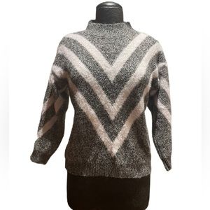 and the why Sweater Grey White Chevron Pattern Small